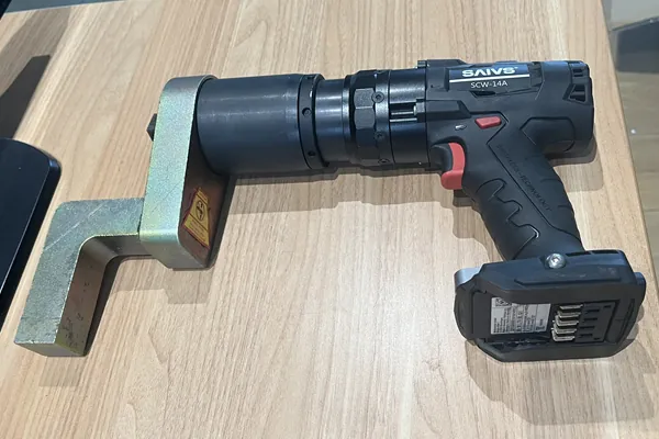 Pneumatic Torque Wrenches
