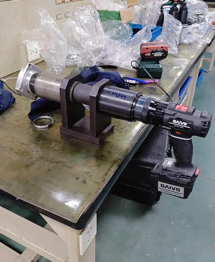 battery-powered-brushless-torque-wrench-guide-3.webp