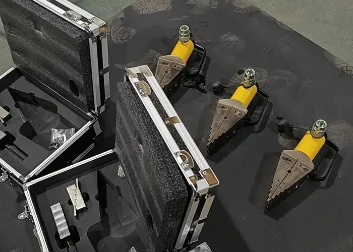 Choose the Right Flange Spreader: A Practical Guide for Maintenance Teams(Images1) STF14H-HB-1.webp