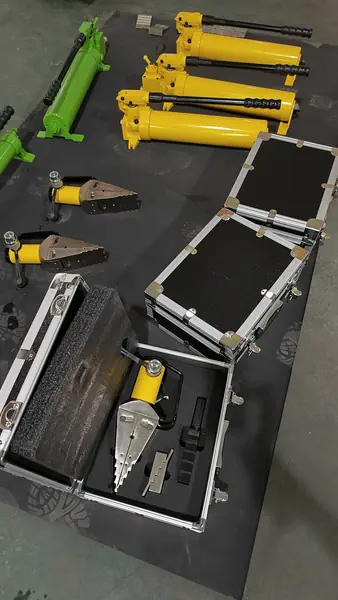 Advanced Flange Spreader Solutions for Safe and Efficient Industrial Maintenance(Images2) advanced-flange-spreader-solutions-industrial-maintenance_1.webp